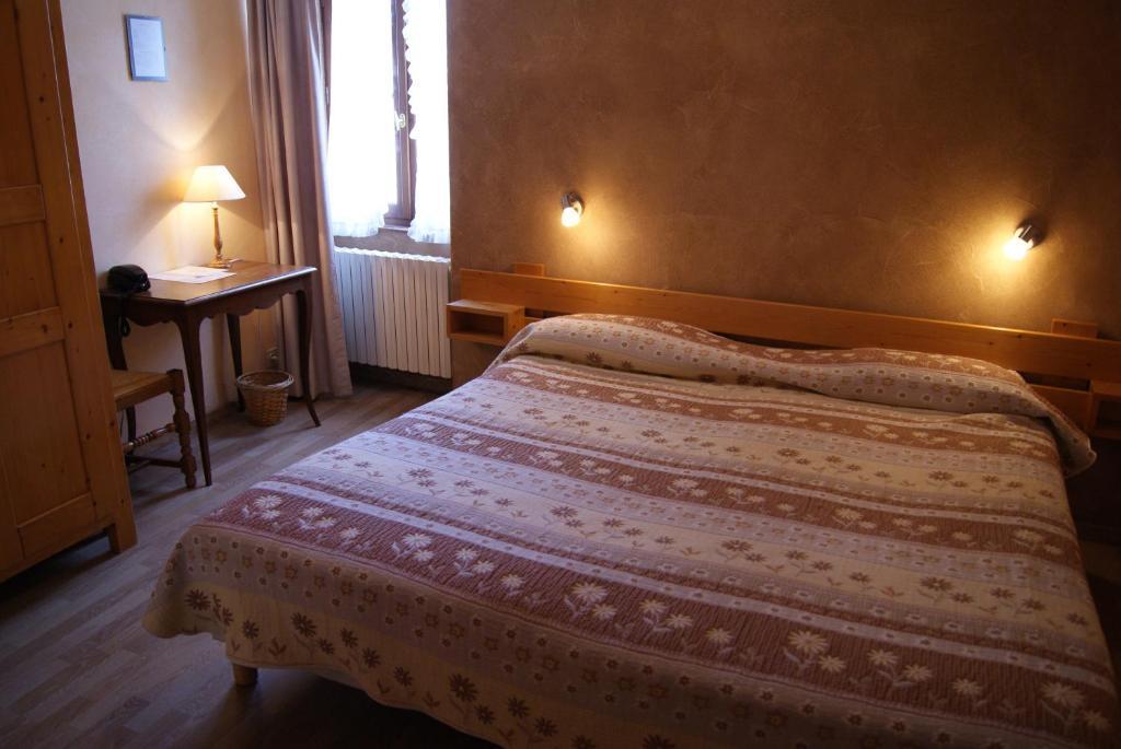 Logis Hotel De La Paix - Турню Номер фото