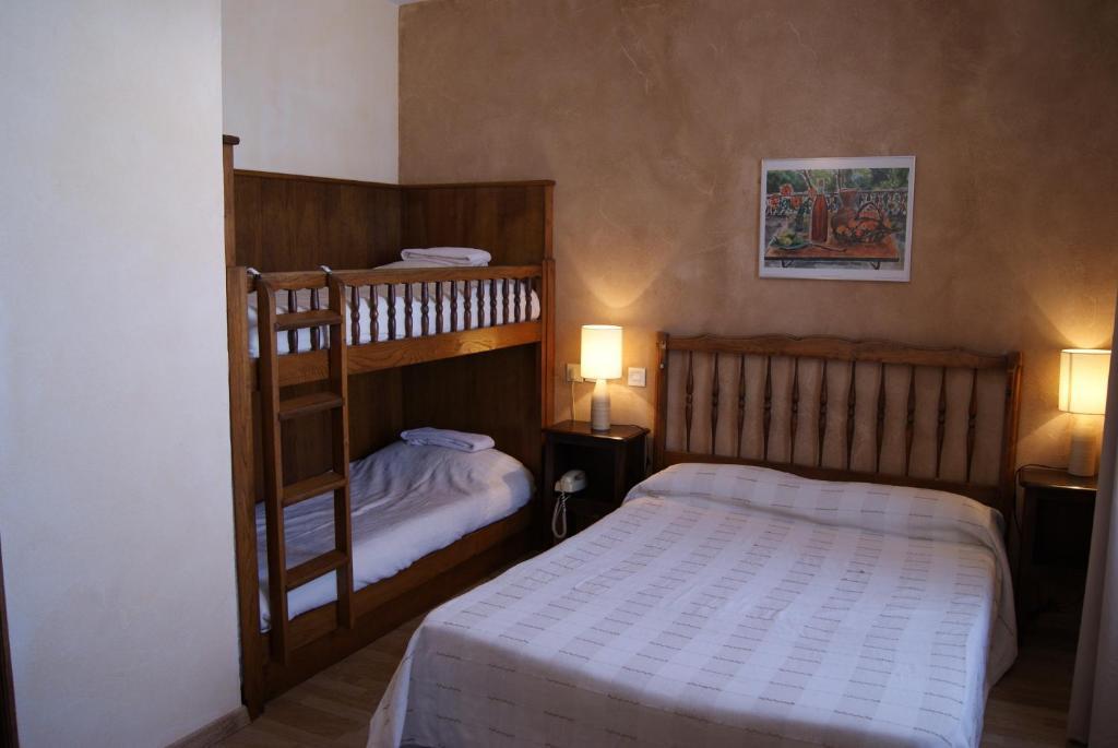Logis Hotel De La Paix - Турню Номер фото